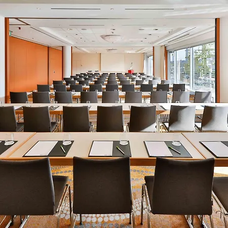Отель Courtyard By Marriott Hafen 4*