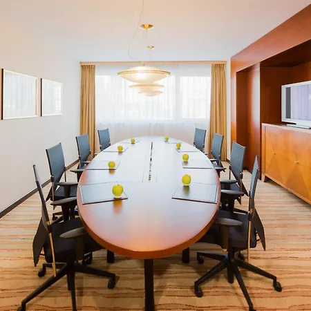 Отель Courtyard By Marriott Hafen Дюссельдорф