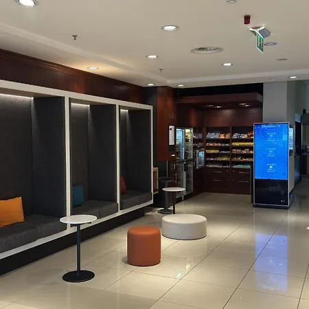 Courtyard By Marriott Hafen Отель 4*
