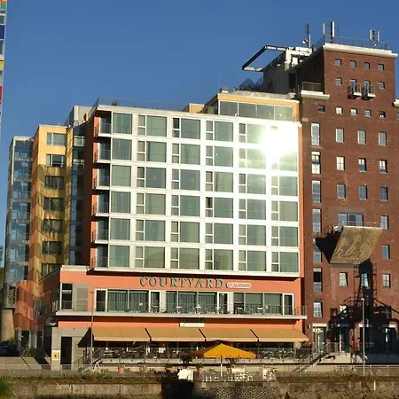 Szálloda Courtyard By Marriott Hafen