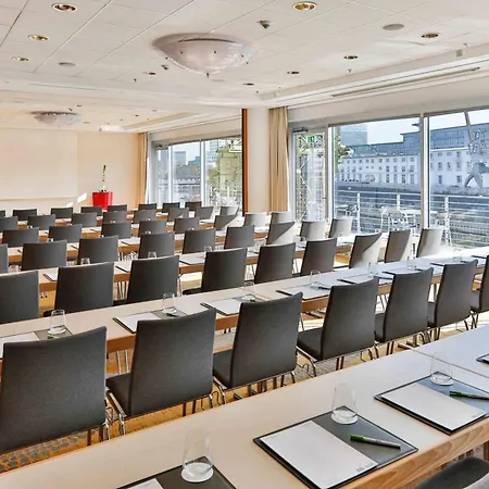 Courtyard By Marriott Hafen 4*