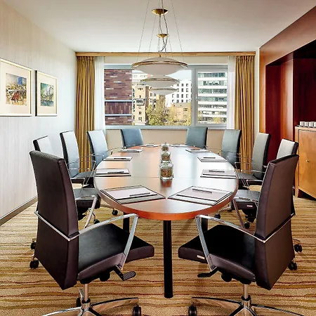 Courtyard By Marriott Hafen Hotel