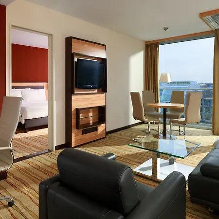 Courtyard By Marriott Hafen Hotel Düsseldorf