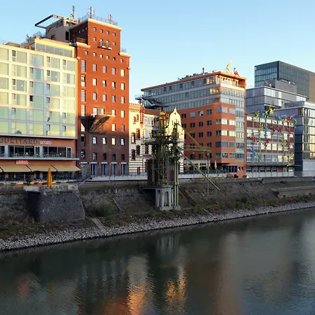 Courtyard By Marriott Hafen 4*
