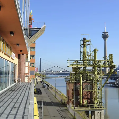 Courtyard By Marriott Hafen Hotel