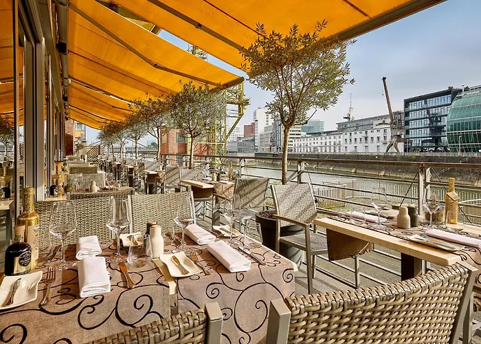 Courtyard By Marriott Hafen Otel