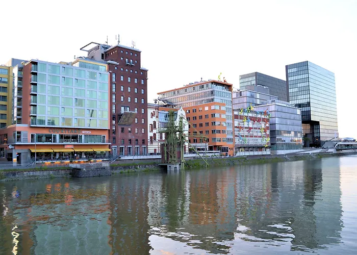 Otel Courtyard By Marriott Hafen Düsseldorf