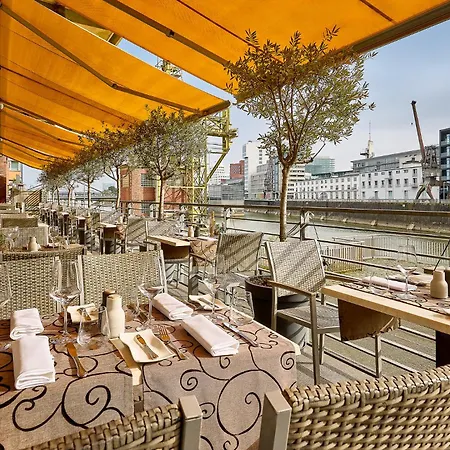 Courtyard Hafen Hotel
