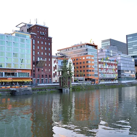 מלון Courtyard By Marriott Hafen דיסלדורף