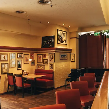 Courtyard By Marriott Hafen מלון