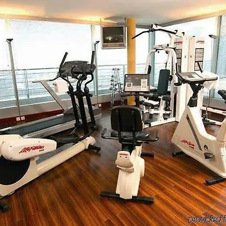 Courtyard By Marriott Hafen מלון