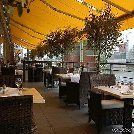 מלון Courtyard By Marriott Hafen דיסלדורף