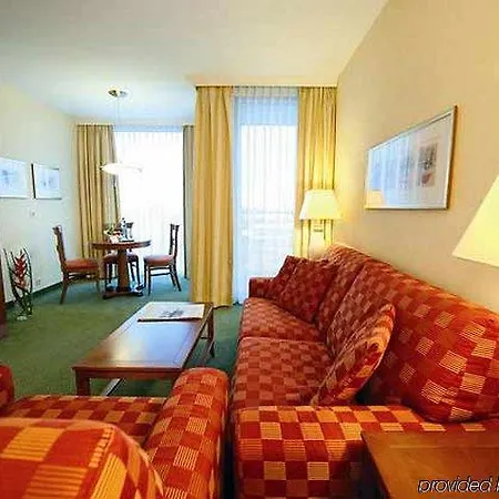 Courtyard By Marriott Hafen Hotel 4*