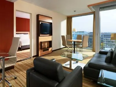 Courtyard By Marriott Hafen Dusseldorf